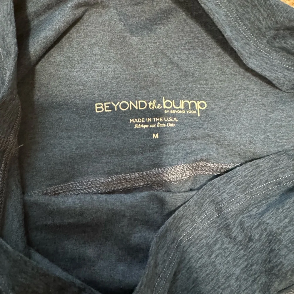 Maternity over the bump yoga pants - Picture 2 of 3